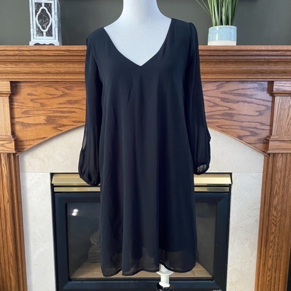 Lulus Black Cold Shoulder V-neck Mini Dress Sz.‎ S